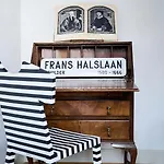 אכסניה Hello I'm Local - Boutique *