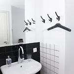 Hello I'm Local - Boutique אכסניה