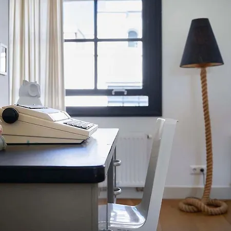 Hello I'm Local - Boutique * 哈莱姆